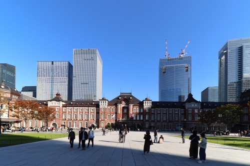 JR東京駅の西側（丸の内側）から八重洲方向を見る（写真：日経クロステック）