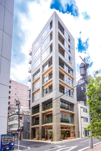 平和不動産が東京・日本橋兜町に建てた「KITOKI」。10階建てのハイブリッド木造ビルだ（写真：北山 宏一）