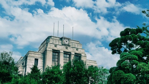 1929年に竣工した「旧逓信省簡易保険局庁舎」の建物(写真:三井不動産レジデンシャル、三菱地所レジデンス)