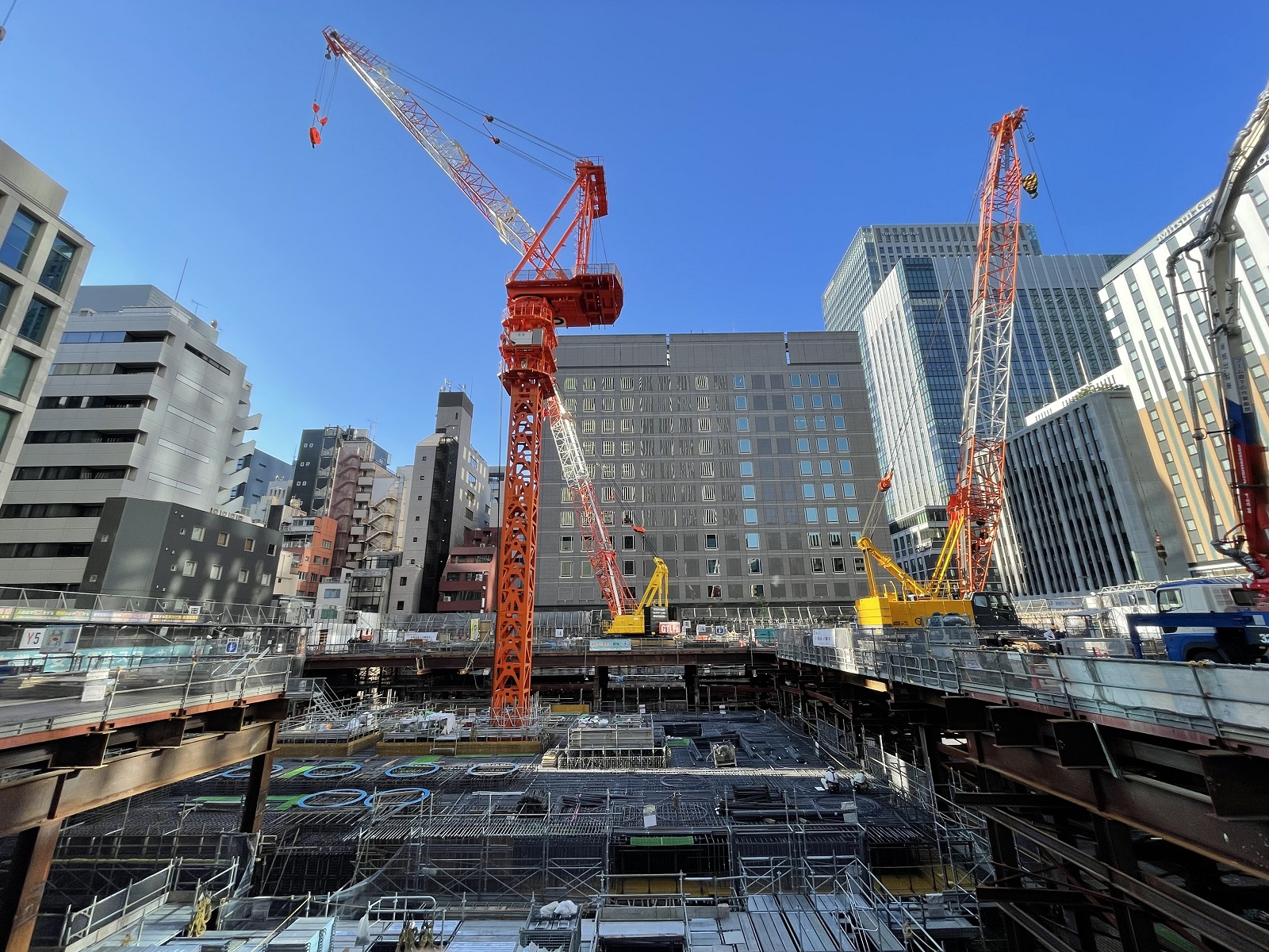 TODAビルの建設状況3。22年10月下旬時点（写真：戸田建設）