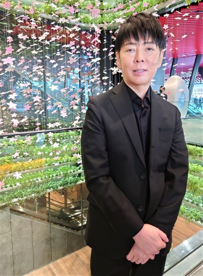 クリエーティブディレクターであるサムライの佐藤可士和氏(写真:日経クロステック)