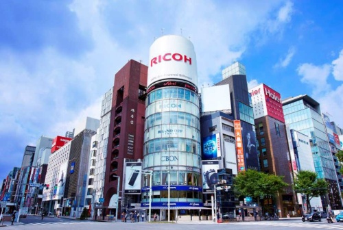 2023年3月に解体が始まる銀座の商業ビル「三愛ドリームセンター」(写真:リコー)