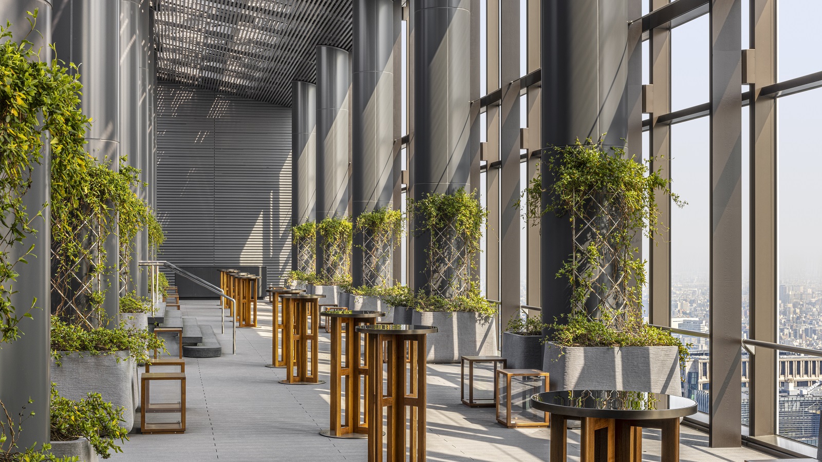 半屋外のテラスが様々な場所にある（写真：Bulgari Hotels ＆ Resorts）