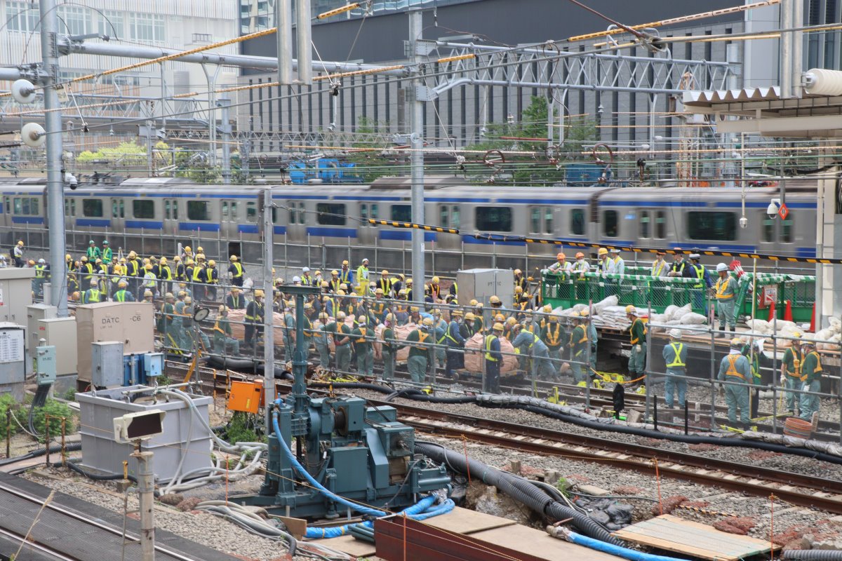 田町駅周辺600人以上が線路動かす、週末実施した羽田空港アクセス線