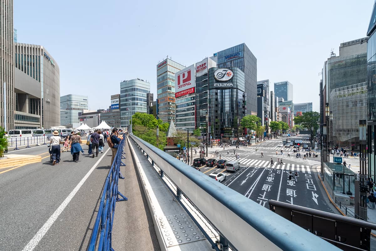 眼下に広がる数寄屋橋交差点（写真：大上 祐史）