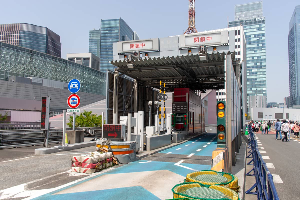 閉鎖された西銀座料金所（写真：大上 祐史）