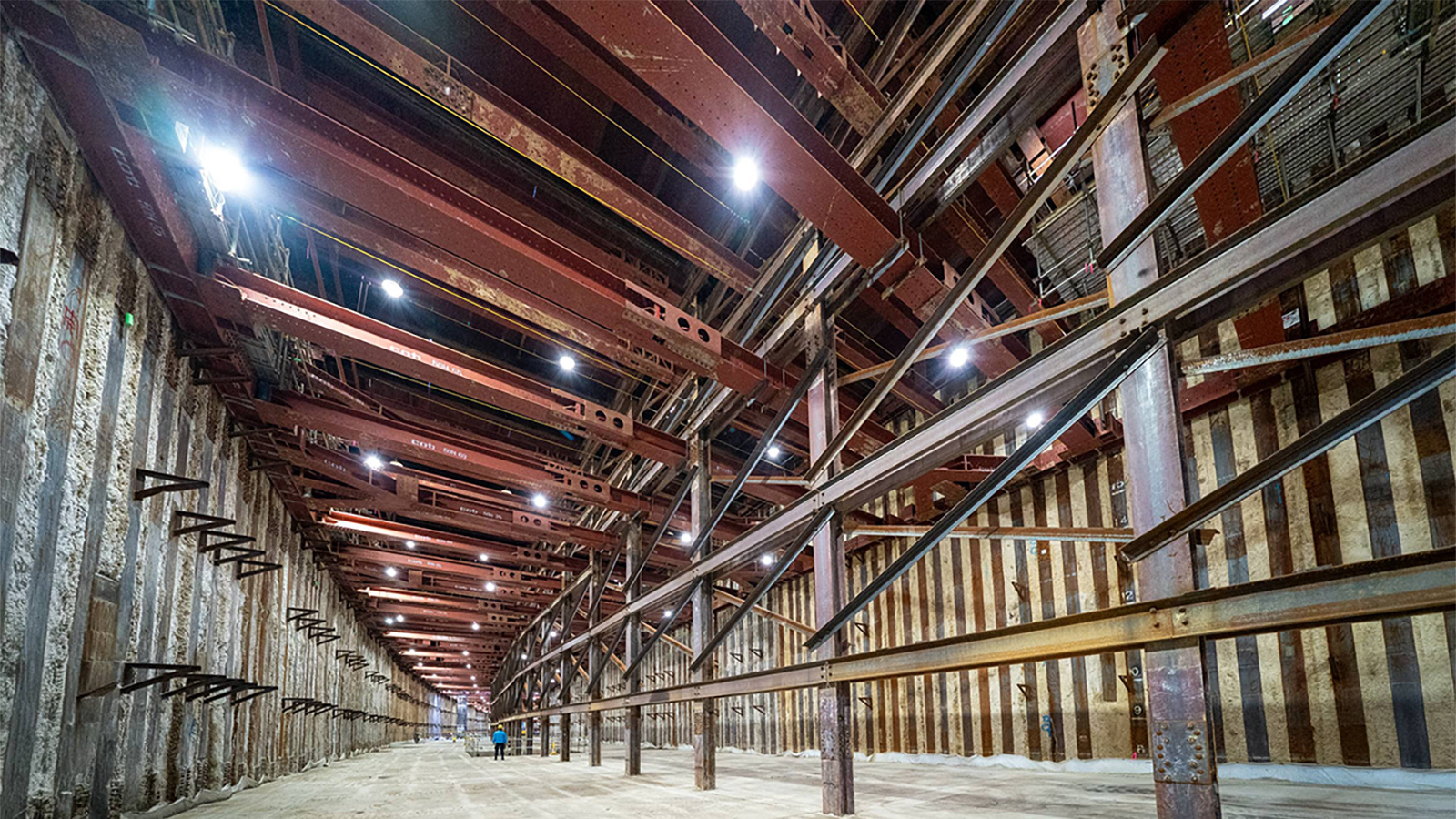 西武新宿線、地下化工事進む新井薬師前駅　シールド機組み立て完了