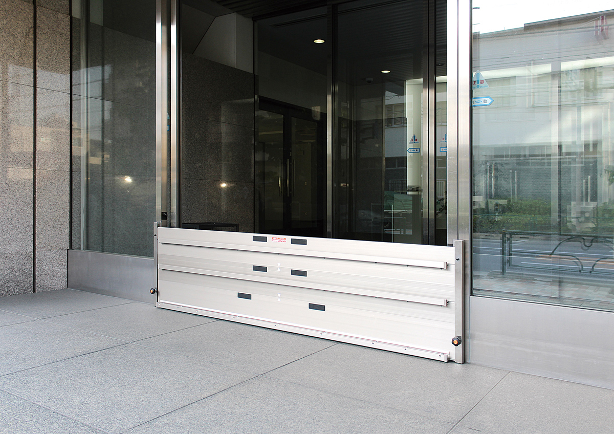 レール施工なしで設置できる防水板 | 日経クロステック（xTECH）