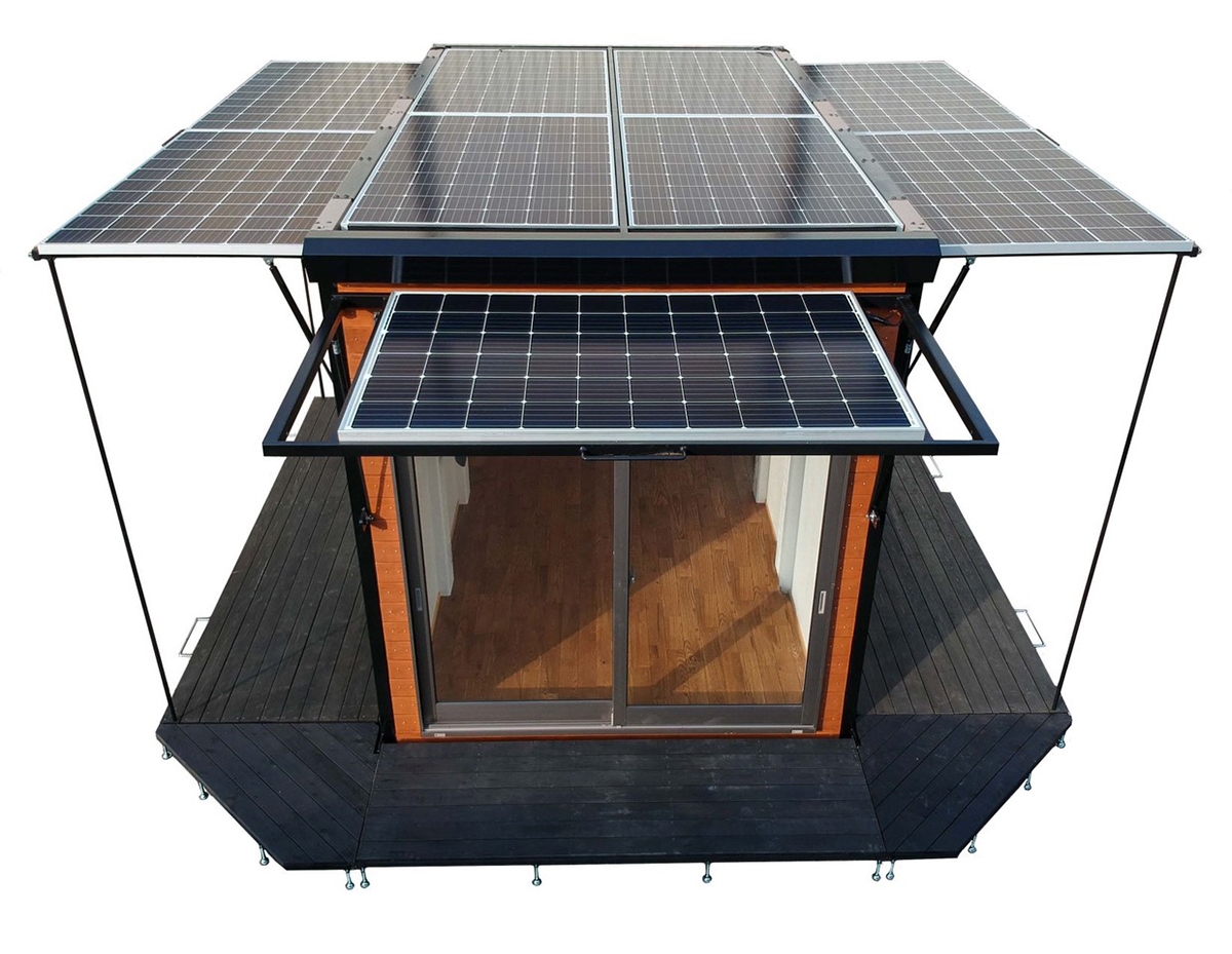 可動式の屋根の上に太陽光パネルを設置して、大容量発電を実現（資料：東亜工業）