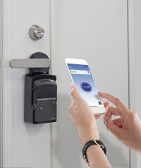 専用アプリを使いスマホでボックスを開ける(出所:Keiden)