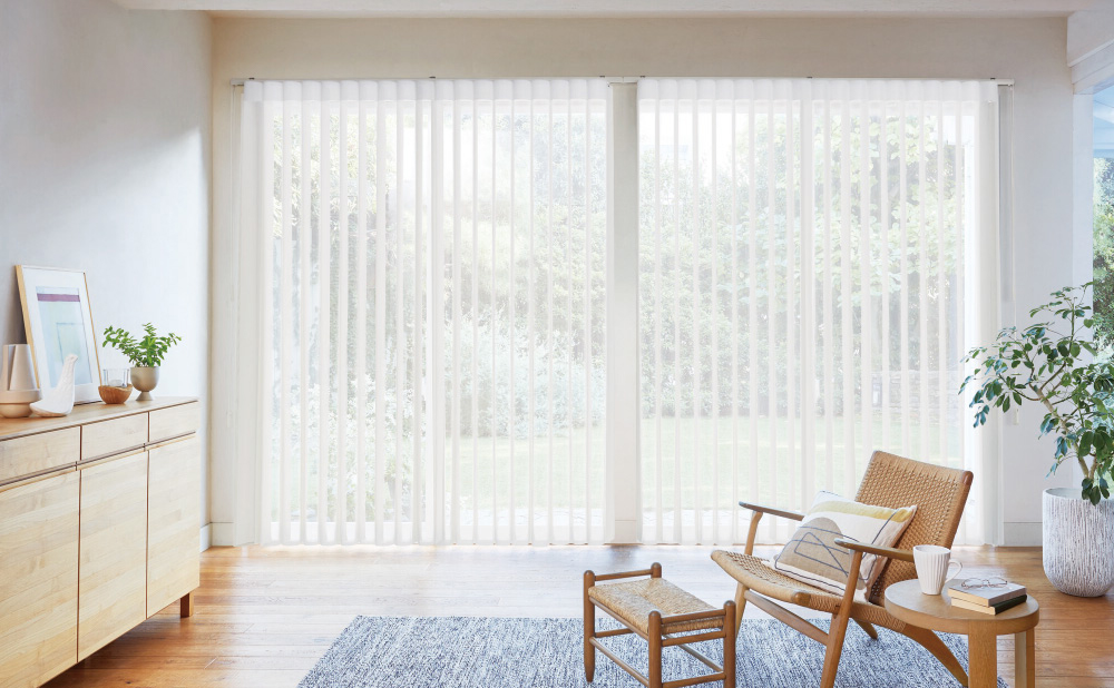 生地の間を通り抜けられる縦型ブラインド | 日経クロステック（xTECH）