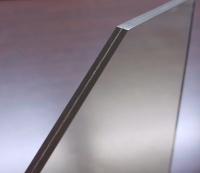 2枚のファイアライトを特殊樹脂で張り合わせた(出所:電気硝子建材)