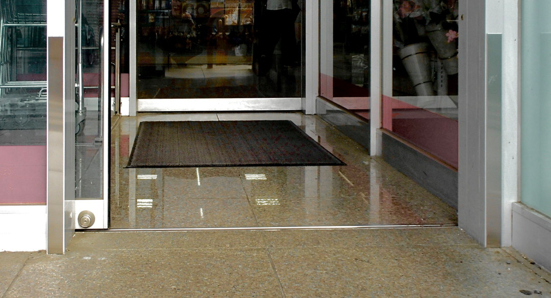 磁石で素早く設置できる防水板 | 日経クロステック（xTECH）