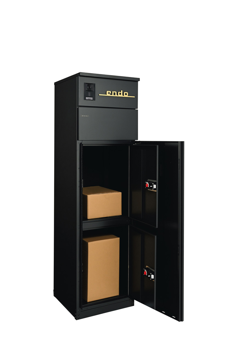 大型の荷物が入る宅配ボックスを2つ備えた玄関の機能ポール | 日経