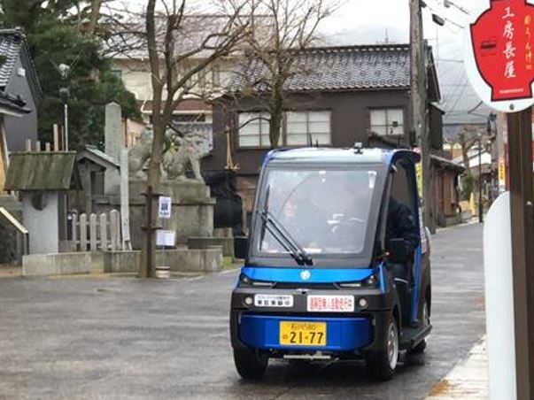 写真●石川県輪島市の公共交通サービス自動走行の実験車両