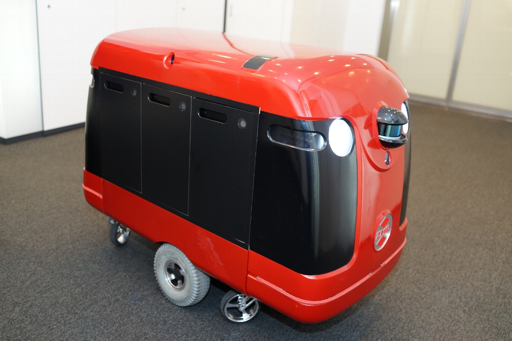 宅配ロボット「CarriRo Delivery」の外観