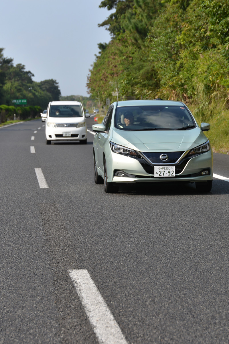 図1　沖縄自動車道で自動車線維持機能を検証