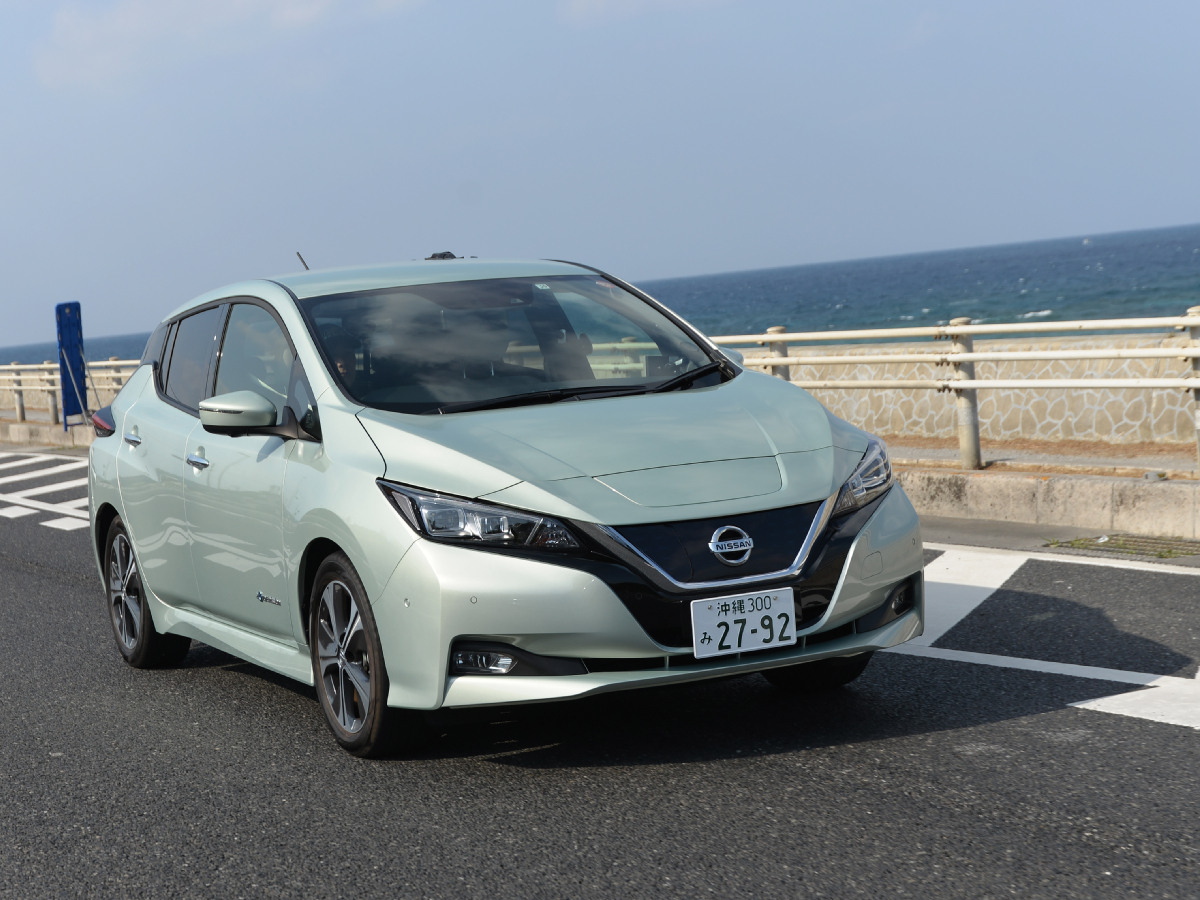 日産のEV「リーフ」、猛暑のエアコン対策にアルミフィルム 分解で判明