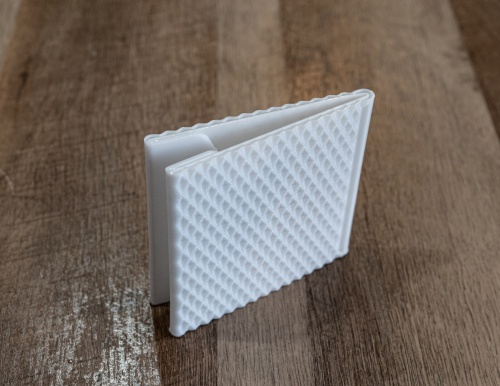 3Dプリンターで造形したエラストマー製の小銭入れ