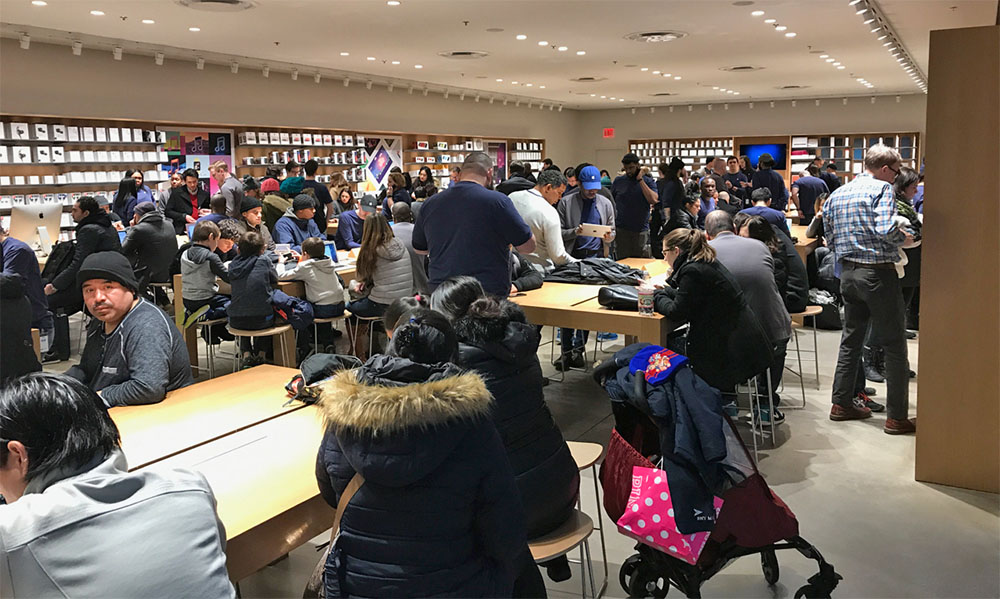 Apple Fifth Avenueの仮店舗内部の様子