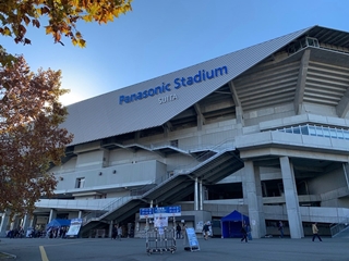 サッカーの試合は熱心なファンほど楽しくない？　技術が見せた意外な結果