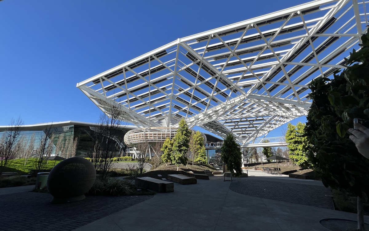 NVIDIA本社で感じた「日本企業らしさ」、カフェの食事は意外にも有料