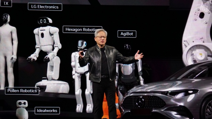 フィジカルAIについて語るエヌビディアCEOのジェンスン・ファン氏。2026年3月撮影(写真:日経クロステック)