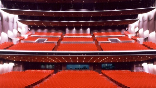 東京宝塚劇場の旧座席を舞台側から見た様子（写真：阪急電鉄）