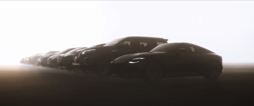 日産自動車の中期経営計画「NISSAN NEXT」で公開した動画に出てくる新型車のシルエット(出所:日産自動車の動画をキャプチャー)