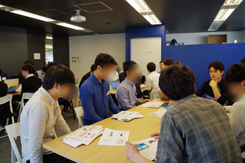 「TECH::EXPERT」の教室で開かれた企業説明会の様子