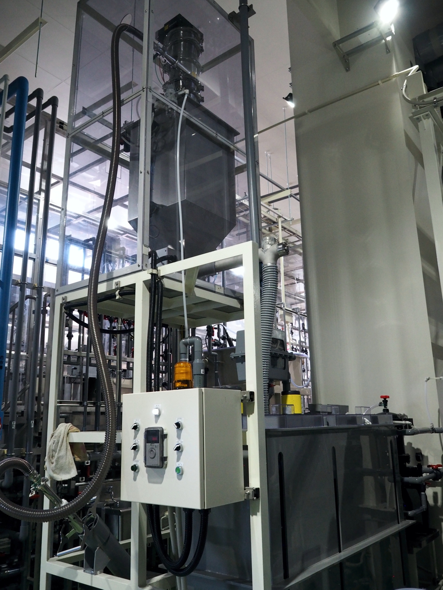 直径約5cmの「銅ボール」が30年続くプリント基板工場から消える理由