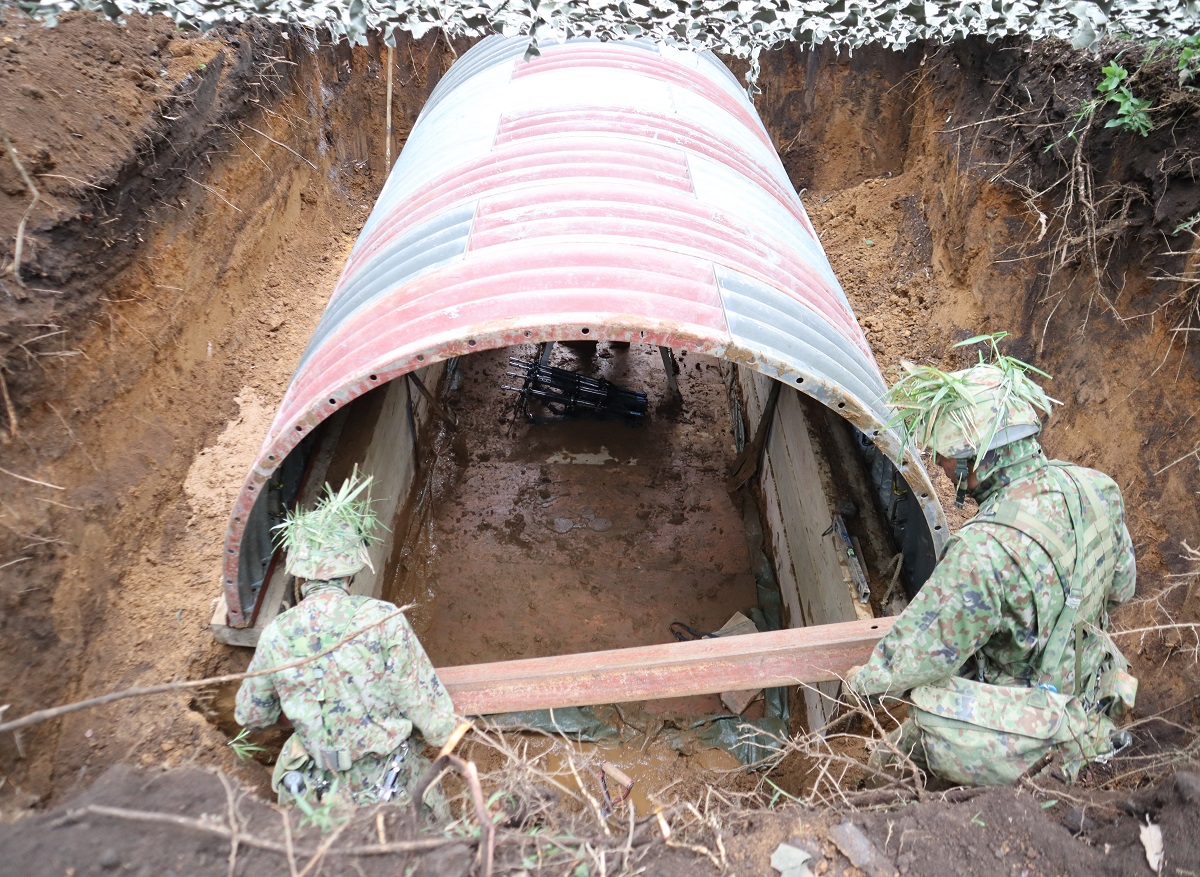 陸自の夜間訓練で実感した民間との施工力の差、防衛費増で ...