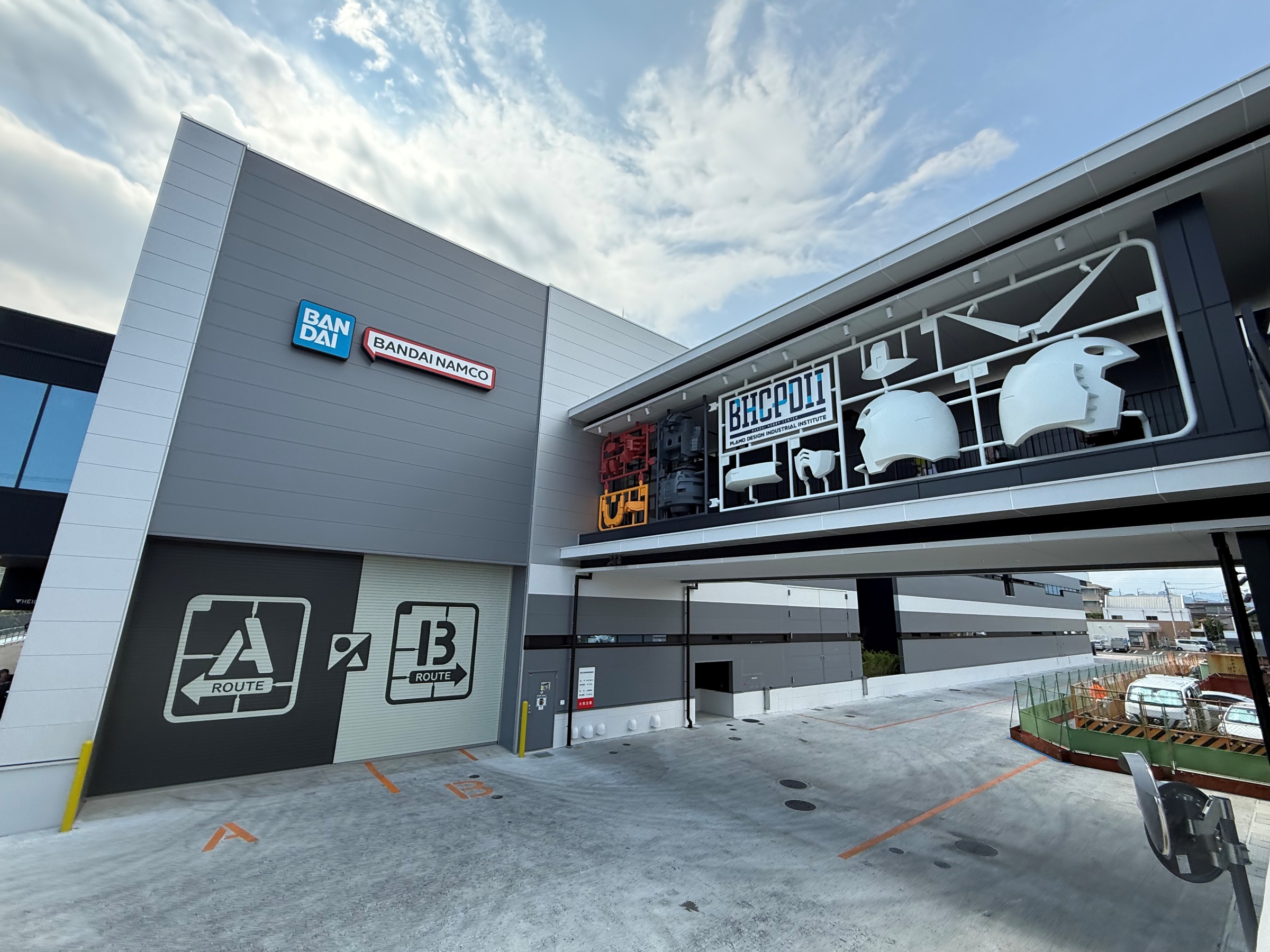 ガンプラ新工場は伊達じゃない、ものづくりの誇り伝える場に | 日経