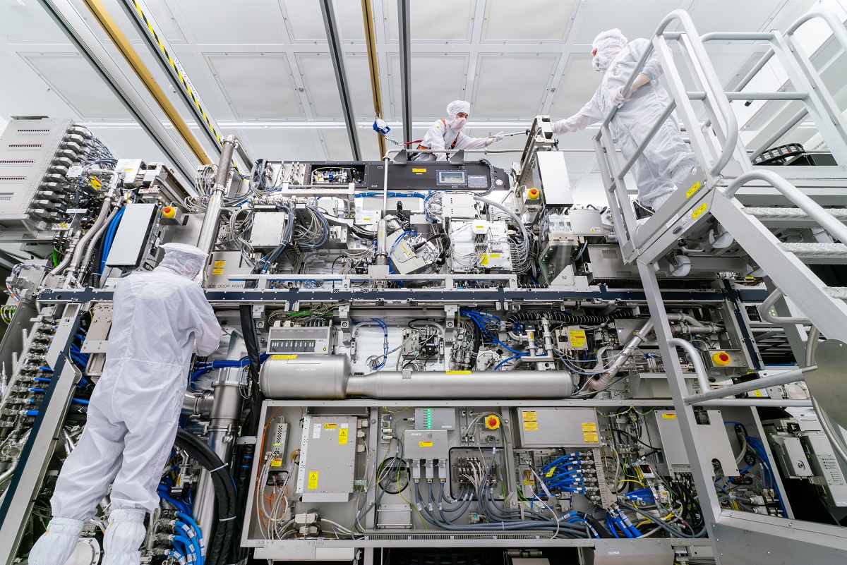 EUV露光装置はオランダASMLが市場を独占する（写真：ASML）