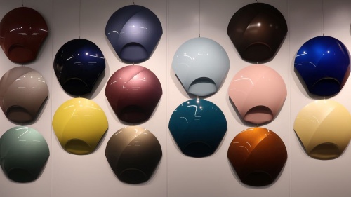 BASFジャパンが展示した自動車ボディーの色の一例