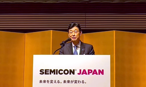 図2　SEMICON Japan 2022のディナーレセプションに登壇した経済産業大臣の西村康稔氏