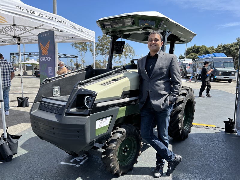 トラクター界の「テスラ」が量産開始、ハードもソフトもアップデート可能に