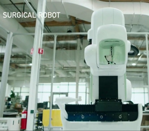 ニューラリンクの外科手術用ロボット