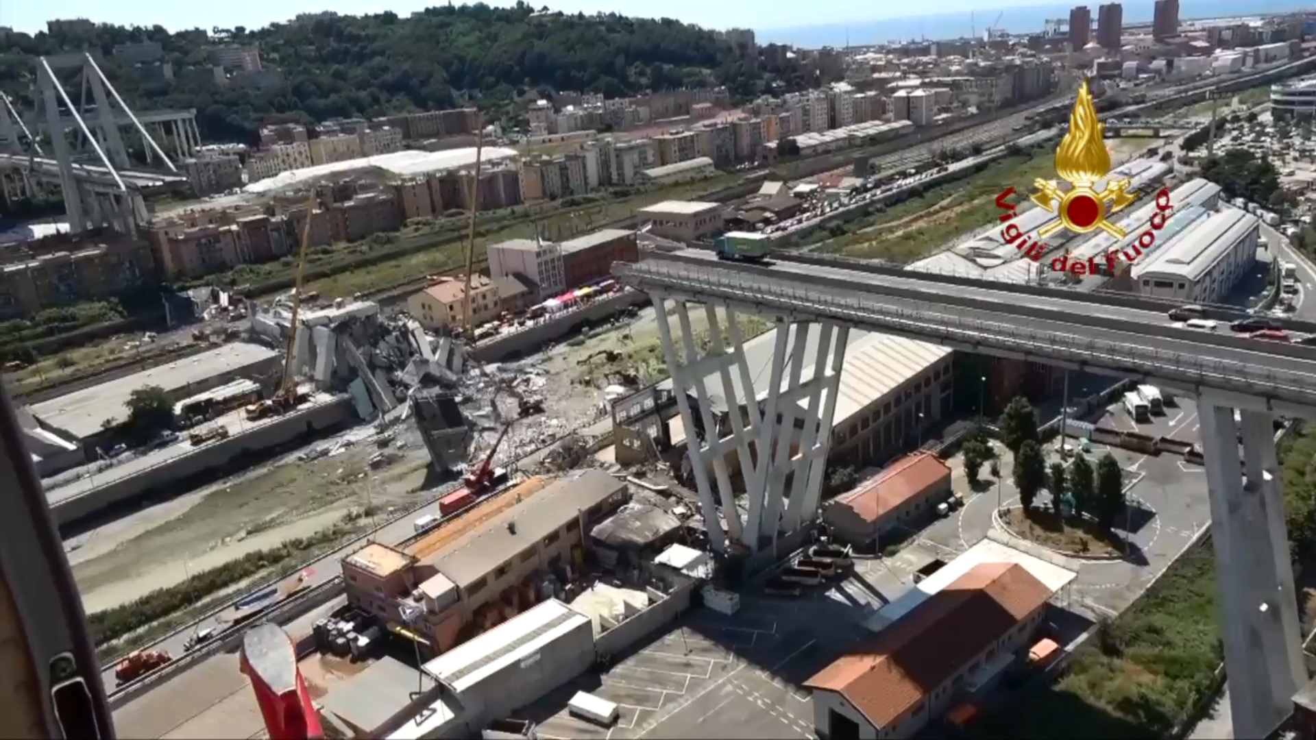 21世紀最悪の落橋 独自cgで崩壊過程を探る 日経クロステック Xtech