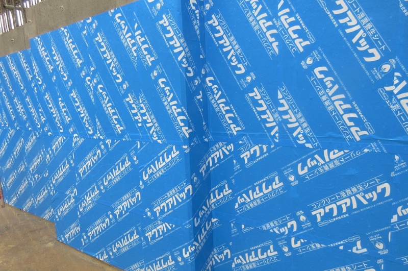 貼るだけでコンクリートが高品質化 水を含ませた転用可能シート 日経クロステック Xtech 貼るだけでコンクリートが高品質化 水を含ませた転用可能シート 日経クロステック Xtech