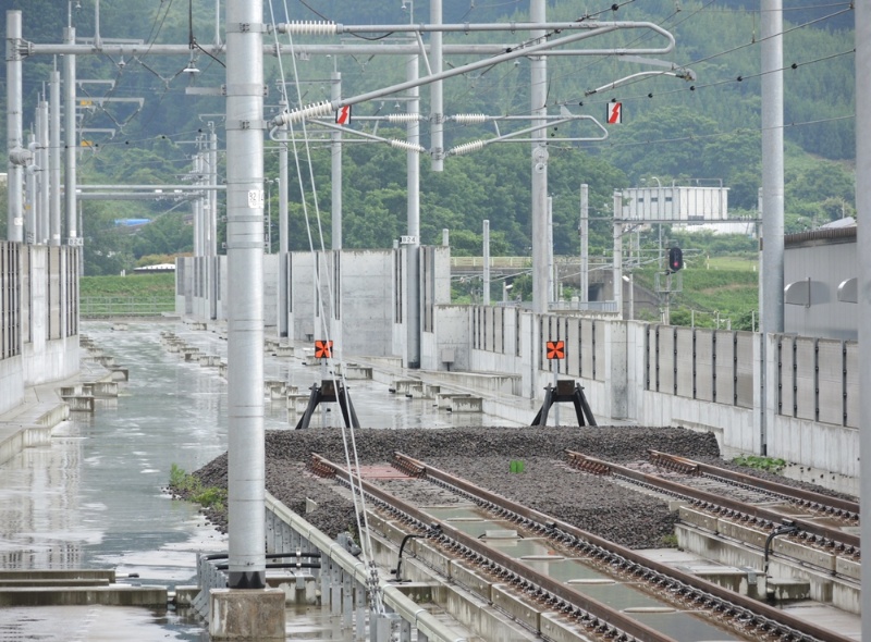 北海道新幹線の最高時速を3kmへ 防音壁など変更 日経クロステック Xtech 北海道新幹線の最高時速を3kmへ 防音壁など変更 日経クロステック Xtech