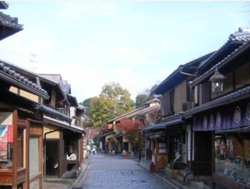 2009年に無電柱化が完了した京都市東山区の二年坂（写真：京都市）