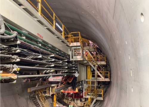 シールドトンネル工事の坑内の様子。2022年1月末時点（写真：広島高速道路公社）
