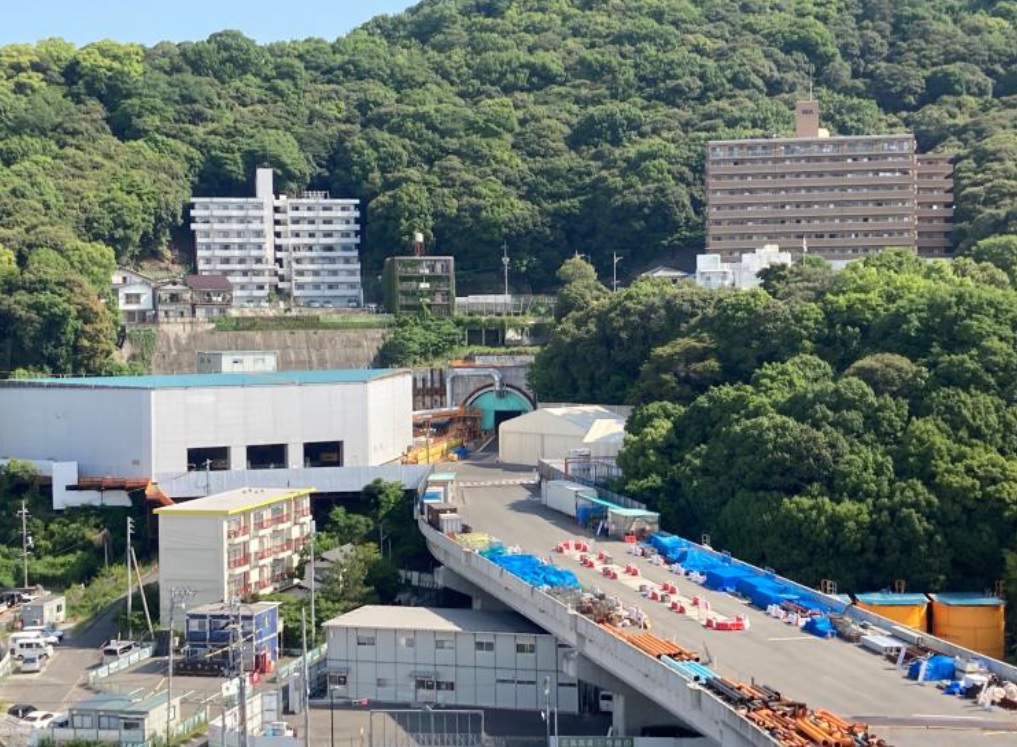 JR広島駅の北側に位置するシールドトンネル工事の起点付近の様子。2022年5月末時点（写真：広島高速道路公社）