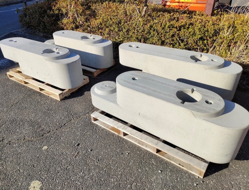 カーボキャッチを使って製造したガードレール用の連続基礎ブロック(写真:太平洋セメント)