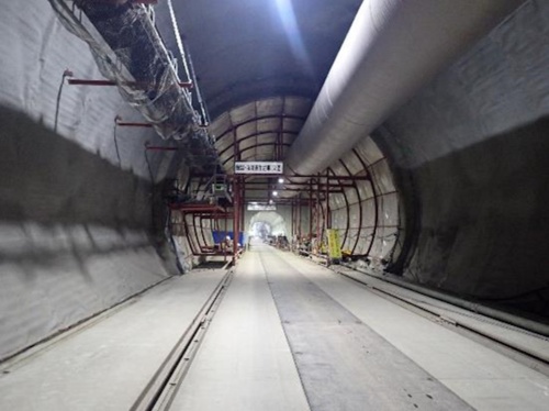 北海道新幹線の羊蹄トンネル有島工区の内部（写真：鉄道建設・運輸施設整備支援機構）