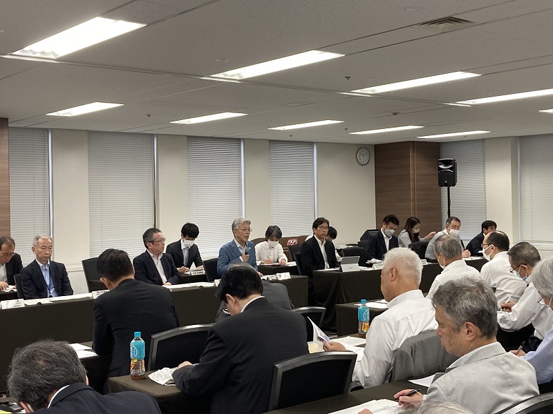 国交省が技能者のレベル別年収目安を公開、将来のキャリアプラン示す