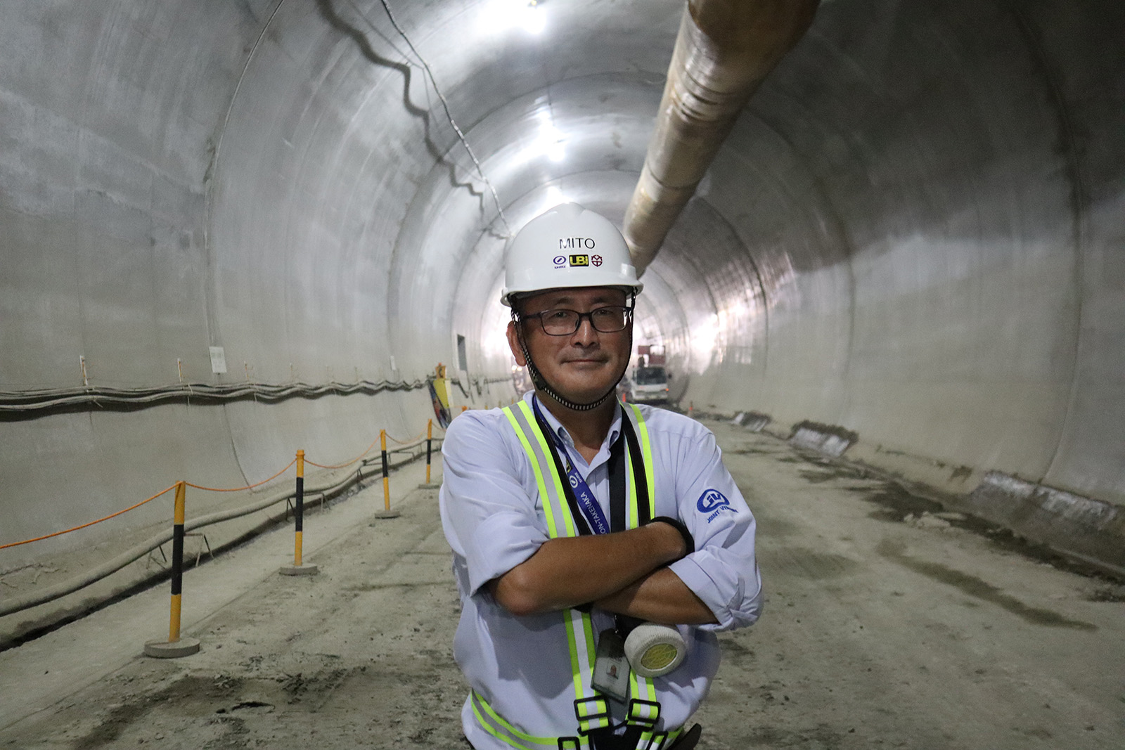 若手技術者が異国で日本流トンネル工事を伝える、清水建設JV | 日経