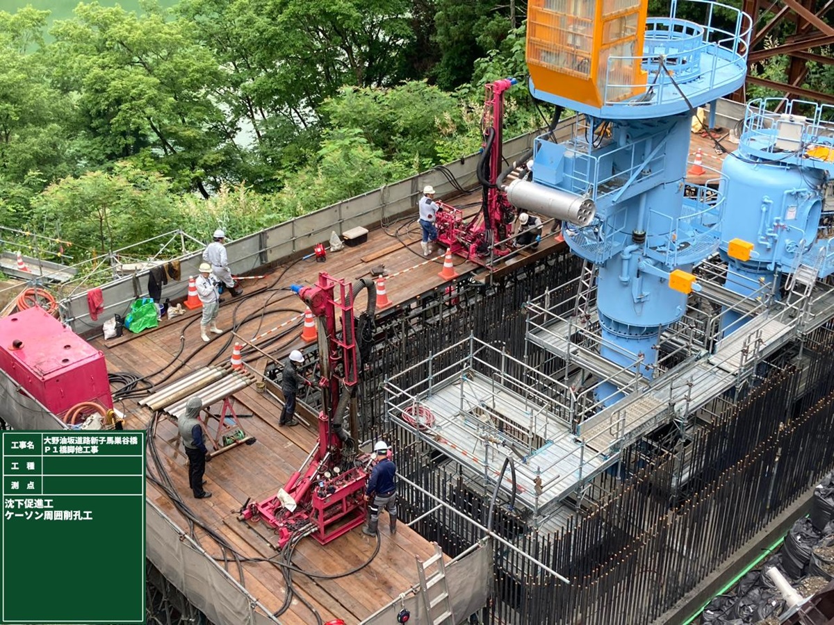 橋脚基礎のケーソン沈まず、中部縦貫道の全線開通延期へ | 日経クロス