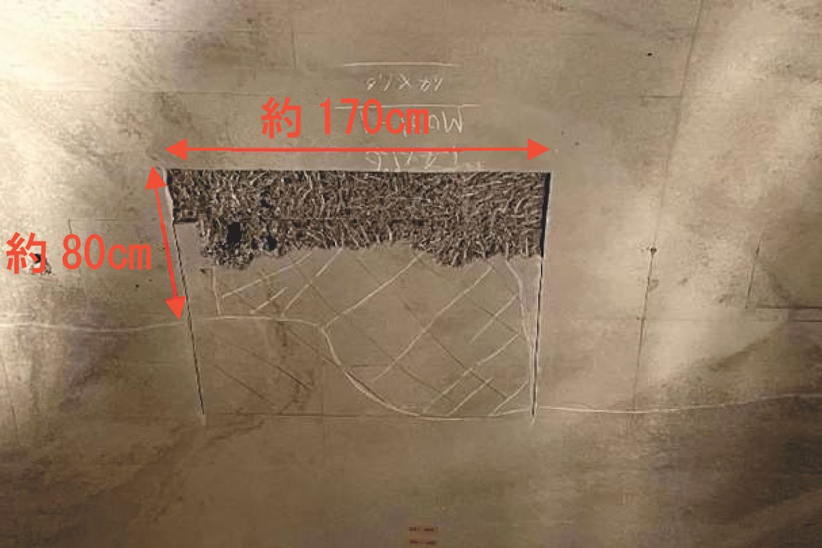空洞の発見箇所。覆工コンクリートの設計上の厚さは30cm（写真：京都府中丹西土木事務所）